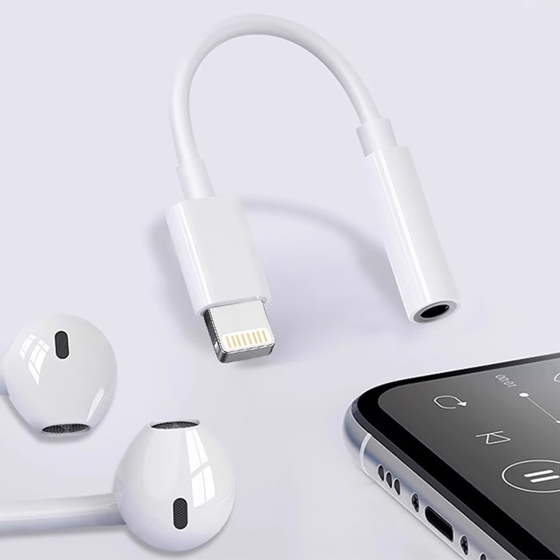 Female Headphone Jack Adapter 8pin to 3.5mm for iPhone