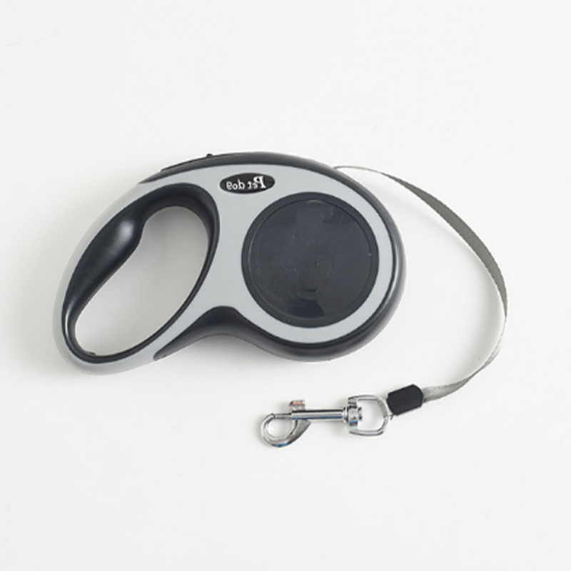 Retractable Pet Dog Walking Lead Leash with Strong Tension Comfortable Grip 5m 33lbs 17 x 10 cm Random Colour