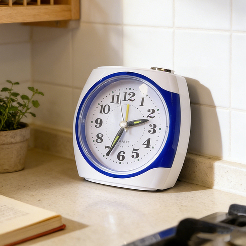 Classic Analogue Alarm Clock Small Retro Simple Alarm Clock Random Colours