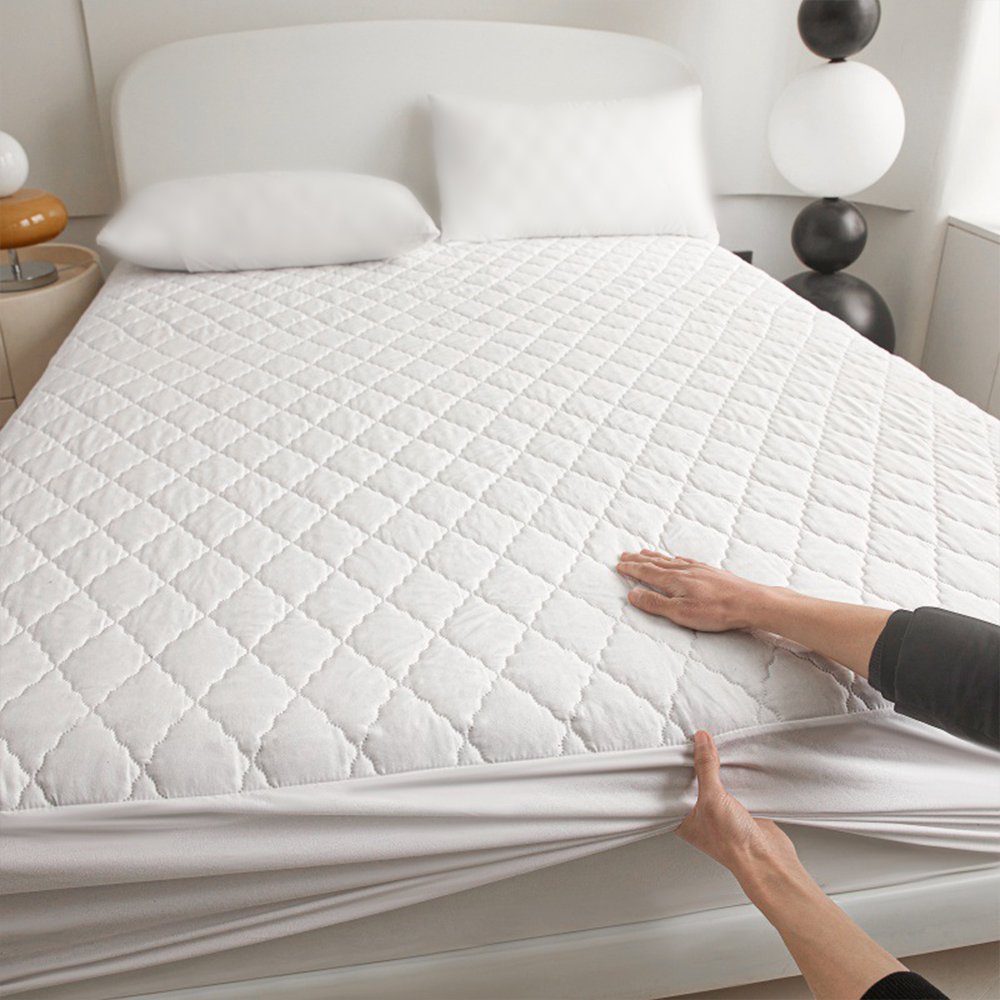 Double Bed Waterproof Mattress Protector Hypoallergenic Breathable Mattress Encasement Comfort
