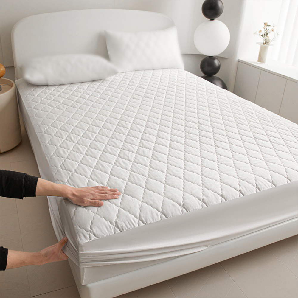Double Bed Waterproof Mattress Protector Hypoallergenic Breathable Mattress Encasement Comfort