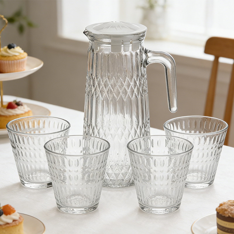 700mL Water Jug with 4 Cups Set Pitcher Jug with Lid for Hot Cold Water Ice Tea Coffee Milk Juice